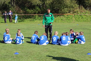 乐鱼体育官网优惠-勇士队志在三冠王,坚定步伐冲击冠军,勇士队3连冠