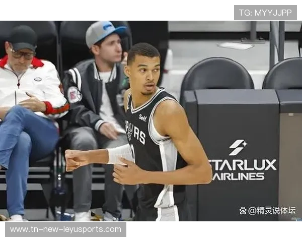 文班亚马盖帽篮板，马刺内线防守高光：新世代防守体系的崛起